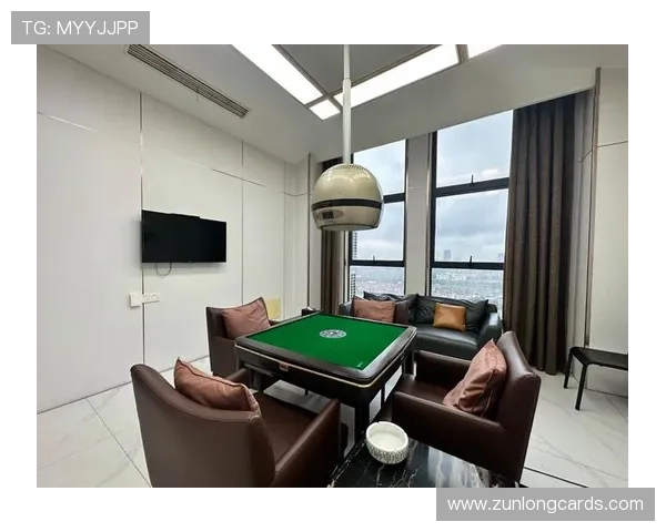 876棋牌掌上馋游让你随时随地与好友一较高下，享受真实的棋牌对战